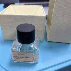 Nước hoa vùng kín C24